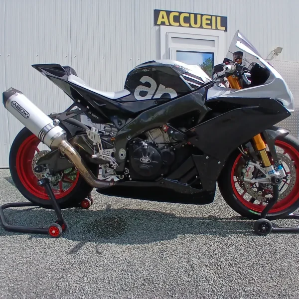 Réalisation de peinture de moto par RC Peinture, peintre carrossier à Aizenay